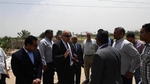 محافظ قنا يأمر بإزالة