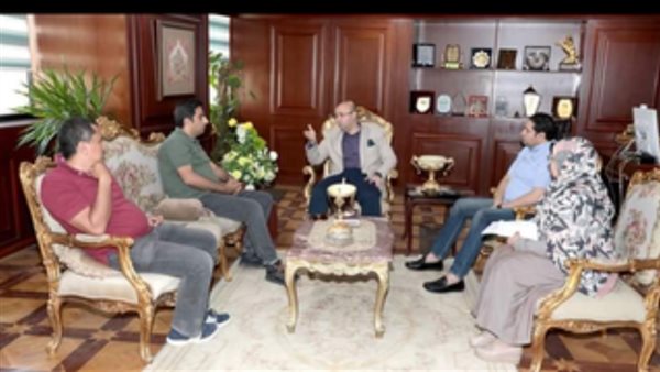 محافظ بني سويف يبحث