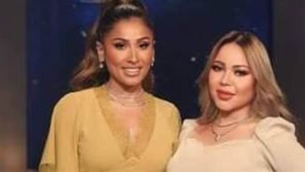 دينا الشربيني وأسما