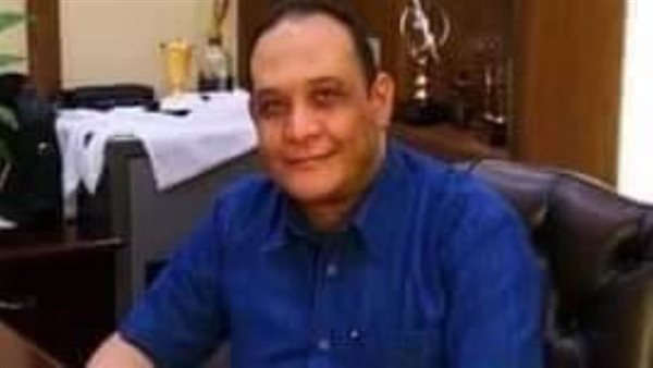 كان متغلق بيها جدا..