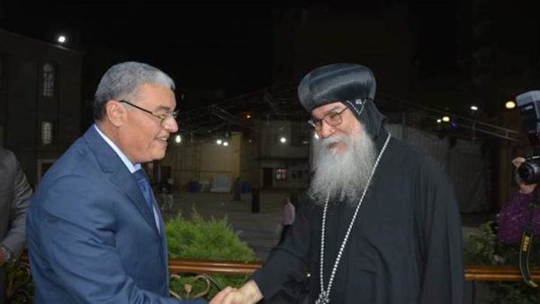 محافظ المنيا يقدم