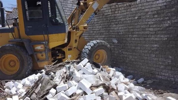 إزاله 11 حالة تعدي