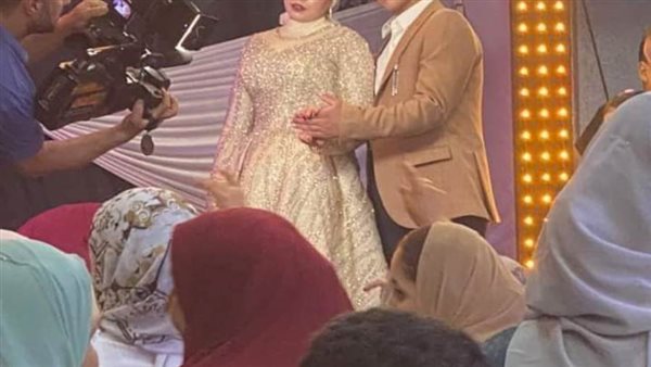 اتوصفوا بأصغر عروسين..