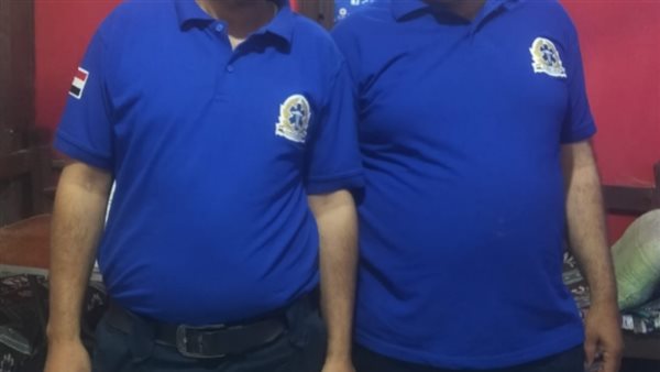 طاقم مسعفين ينقذ