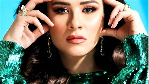 ياسمين عبد العزيز