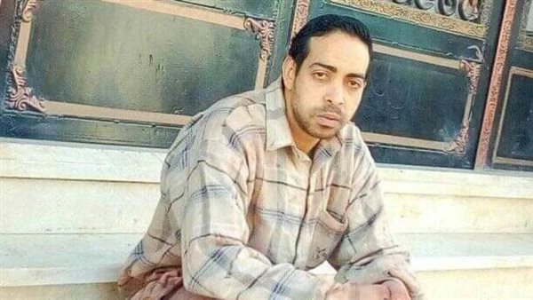 بعدة طعنات متفرقة..