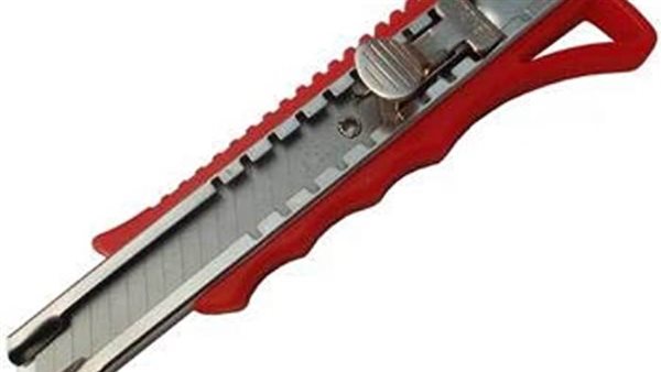 طالب بالإعدادية يطعن