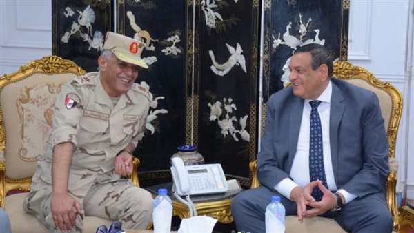 محافظ البحيره يكرم