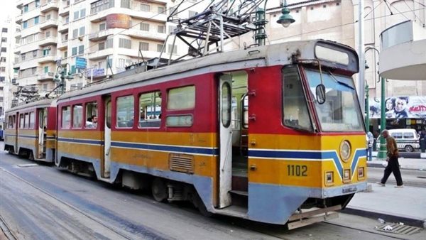 إنقاذ شاب بعد سقوطه