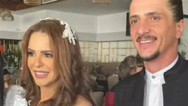 دنيا عبد العزيز وزوجها