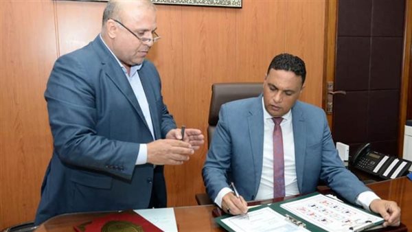 بالاسم ورقم الجلوس..