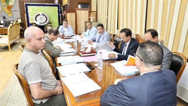 محافظ الشرقية يلتقي