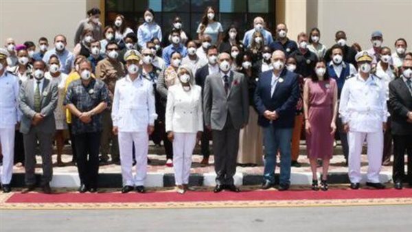 وفد من طلبة الدراسات