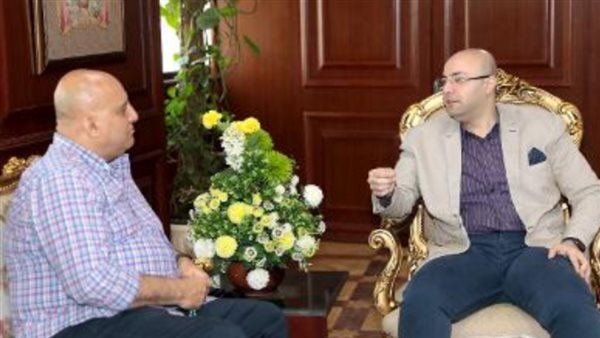 محافظ بنى سويف يناقش