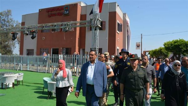 محافظ البحيرة ومساعد