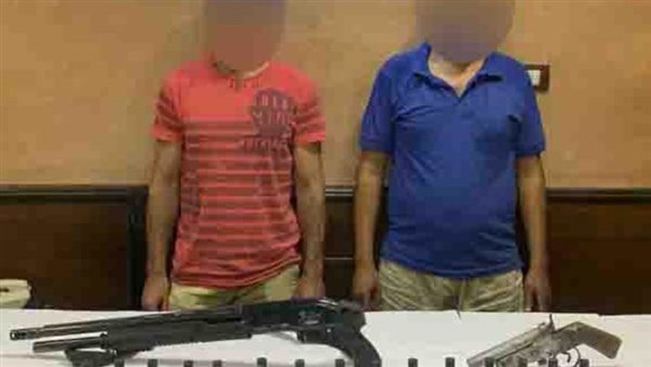 المتهمين عقب ضبطهما