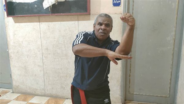 كابتن هنداوي كفيف