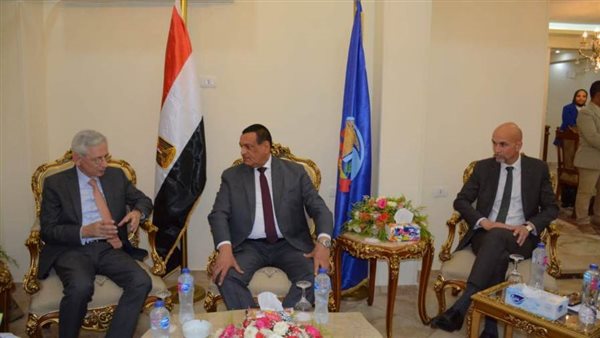 محافظ البحيرة وسفير