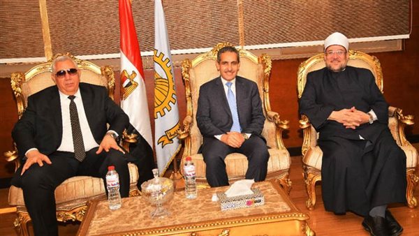 محافظ الغربية يستقبل