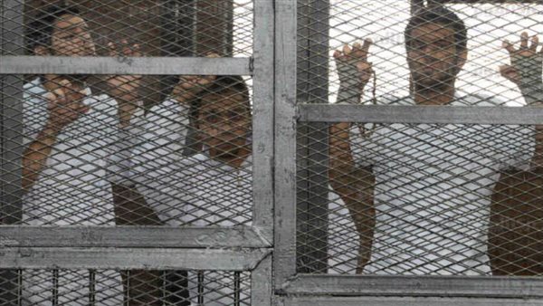 محاكمة متهمين