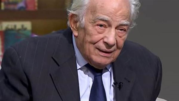 الفنان رشوان توفيق