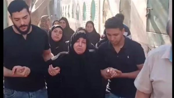 والدة نيرة أشرف طالبة