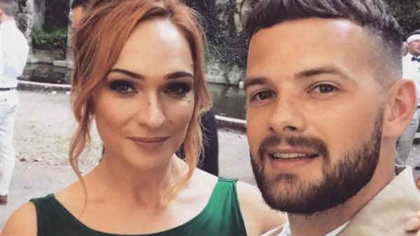 توم مان وخطيبته