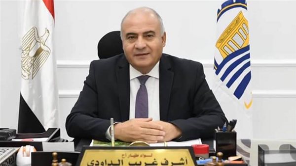 محافظ قنا يبعث برقية