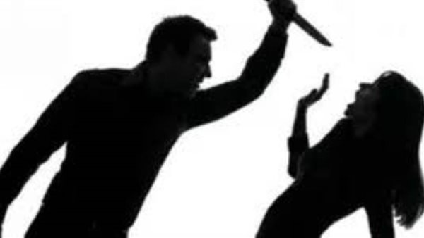 زوج طعن زوجته 3 طعنات