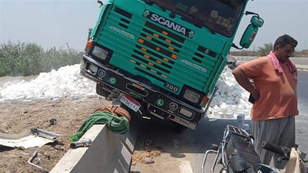 انقلاب تريلا محلمة