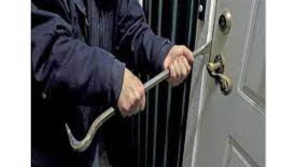عصابة سرقت شقة بالتجمع