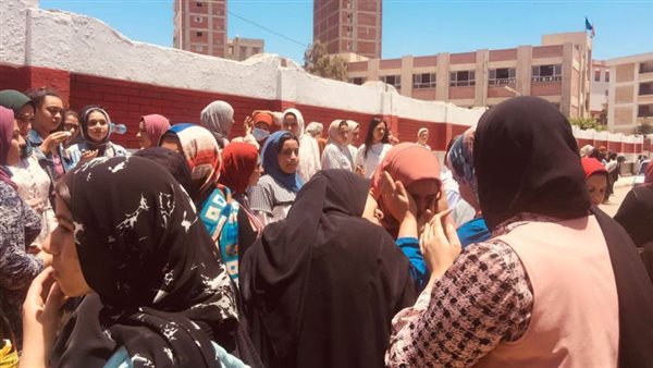 تباين آراء طلاب الثانوية