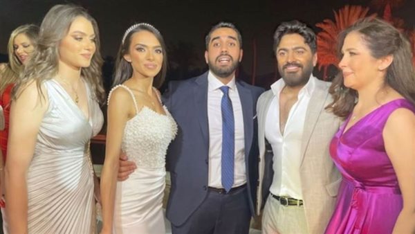 حفل خطوبة ابنة شقيق