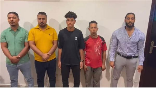 المتهمين عقب ضبطهم