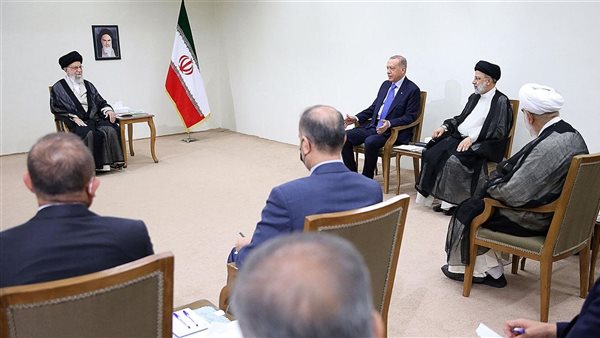 المرشد الإيراني على