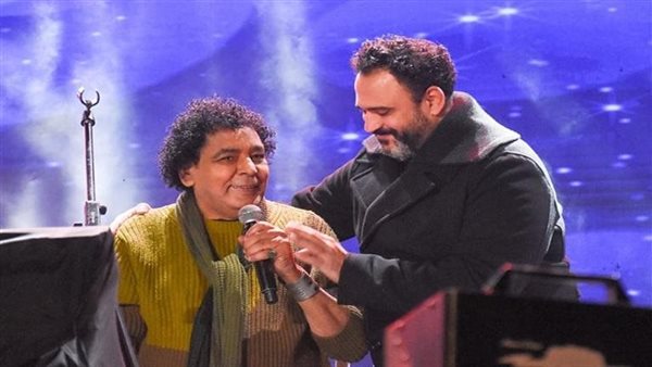 محمد منير وأكرم حسني