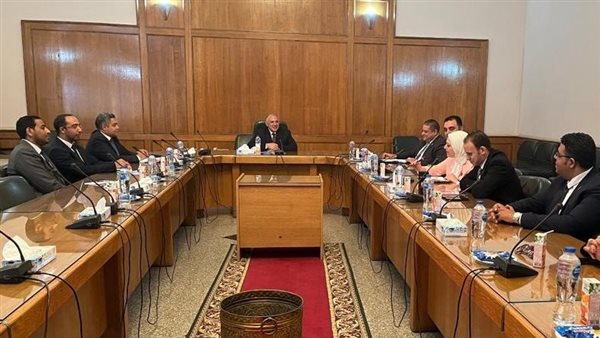  وزير الري يستقبل