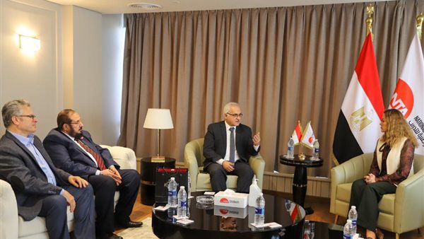 الدكتور هشام عنانى