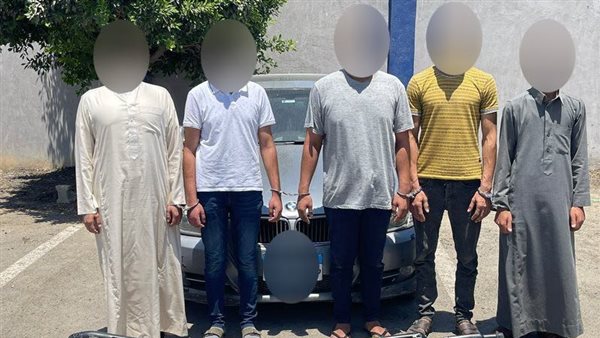 المتهمين عقب ضبطهم