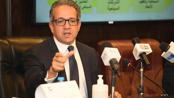 الدكتور خالد العناني