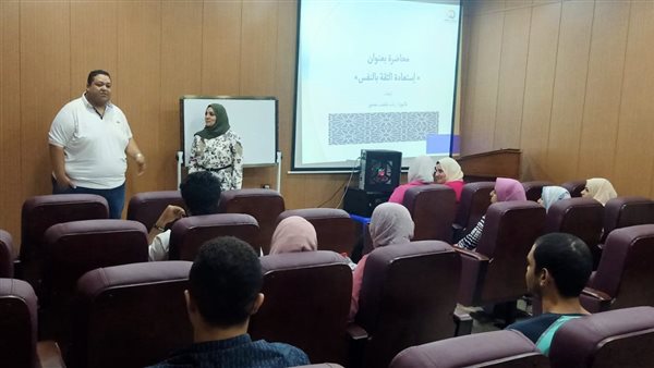 جانب من الدورة 