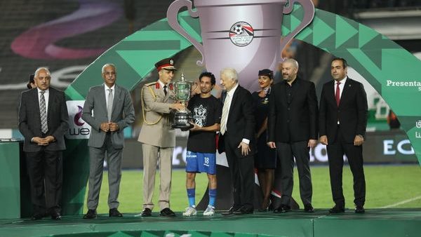 رئيس الزمالك يتسلم