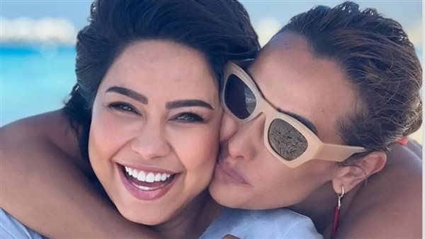 الفنانة شيرين عبد