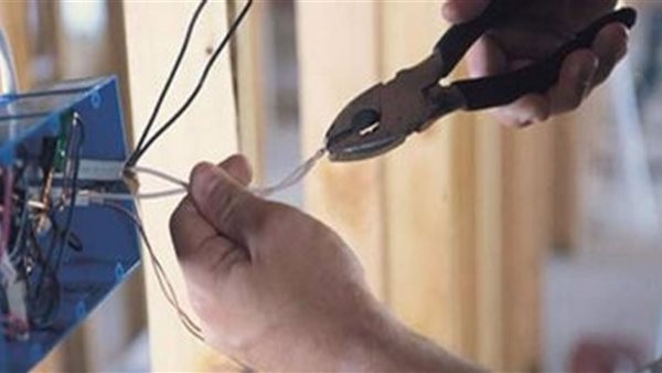 صعقا بالكهرباء