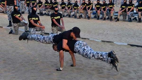 طلبة كلية الشرطة