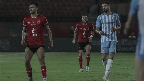 لاعبو الأهلي