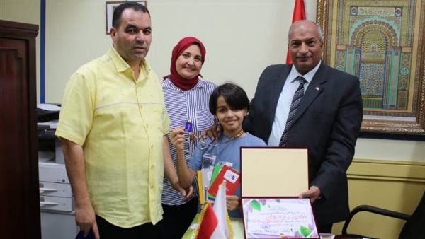 تكريم الطالب الفائز