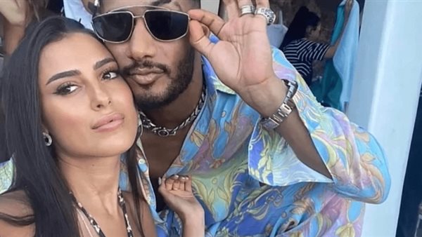 محمد رمضان والفتاة