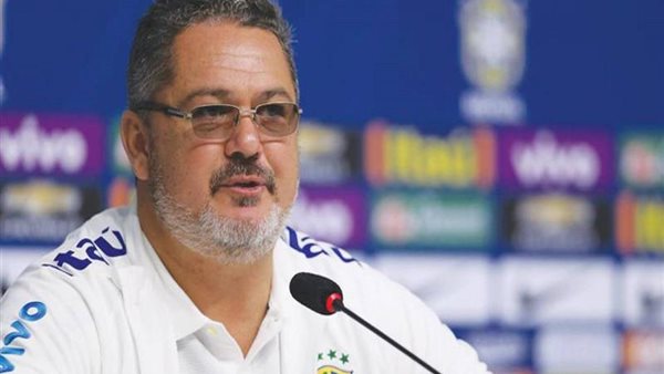 ميكالي المدير الفني