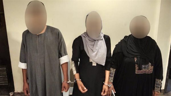 المتهمين عقب ضبطهم